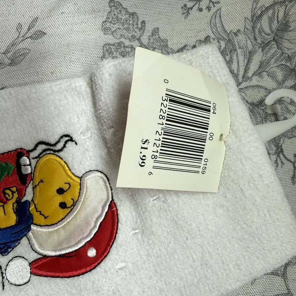 Embroidered Peanuts WOODSTOCK Santa Hat Hot Chocolate White Fingertip Hand Towel